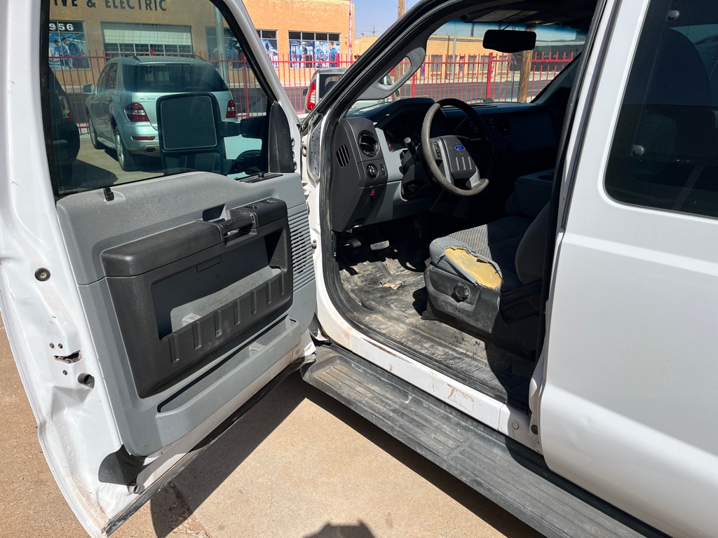 Photo 8 of this FORD F250
