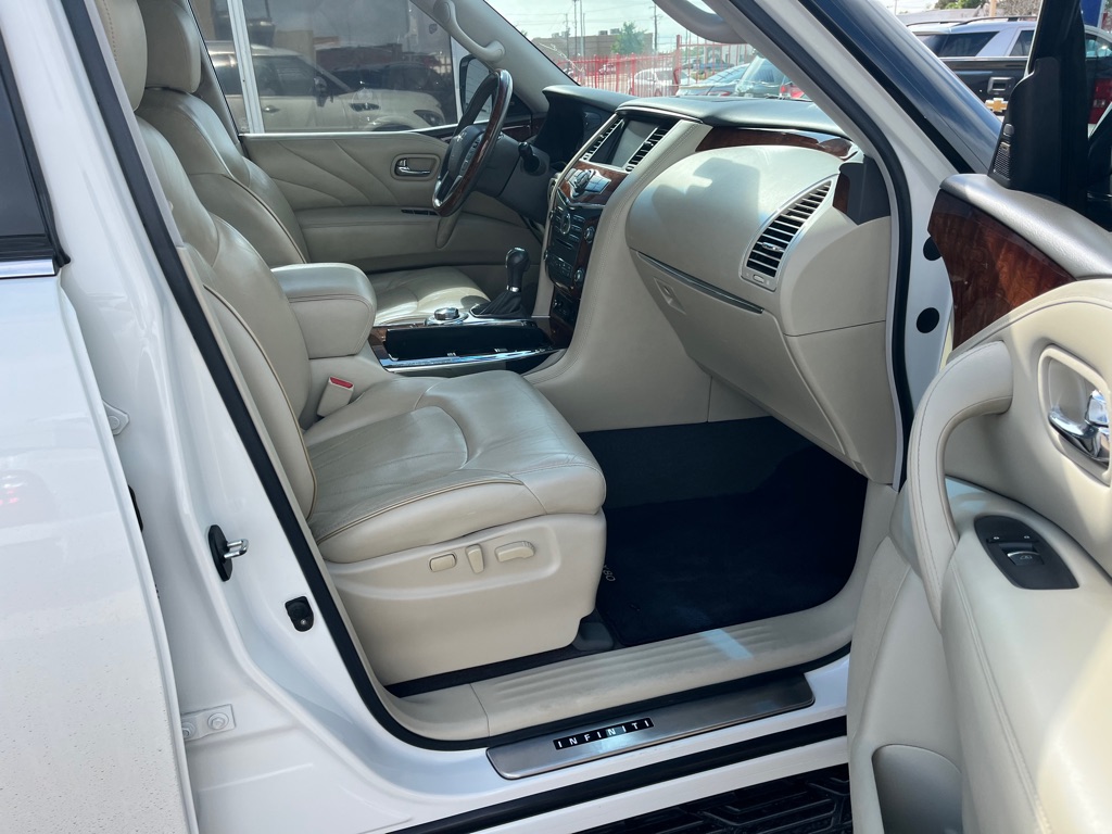 Photo 13 of this INFINITI QX80