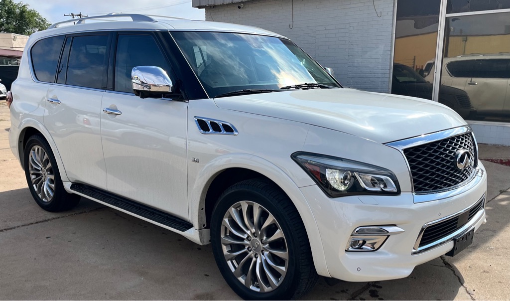Photo 4 of this INFINITI QX80