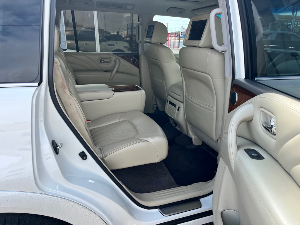 Photo 15 of this INFINITI QX80