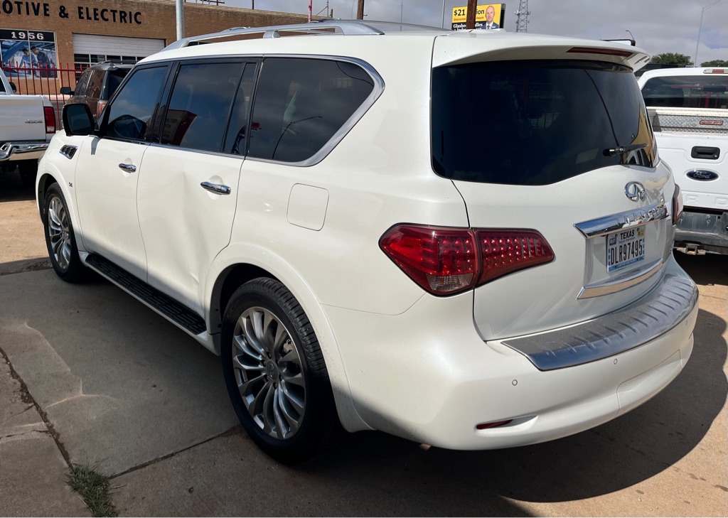 Photo 7 of this INFINITI QX80