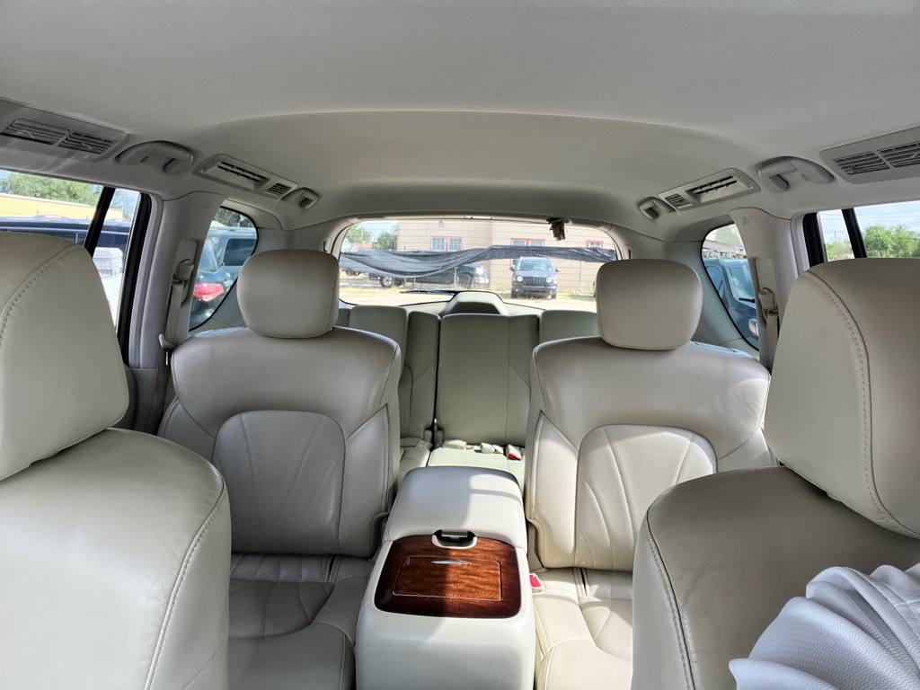 Photo 18 of this INFINITI QX80