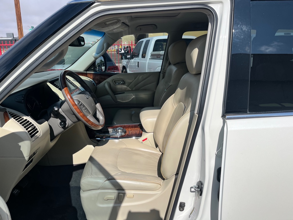 Photo 9 of this INFINITI QX80