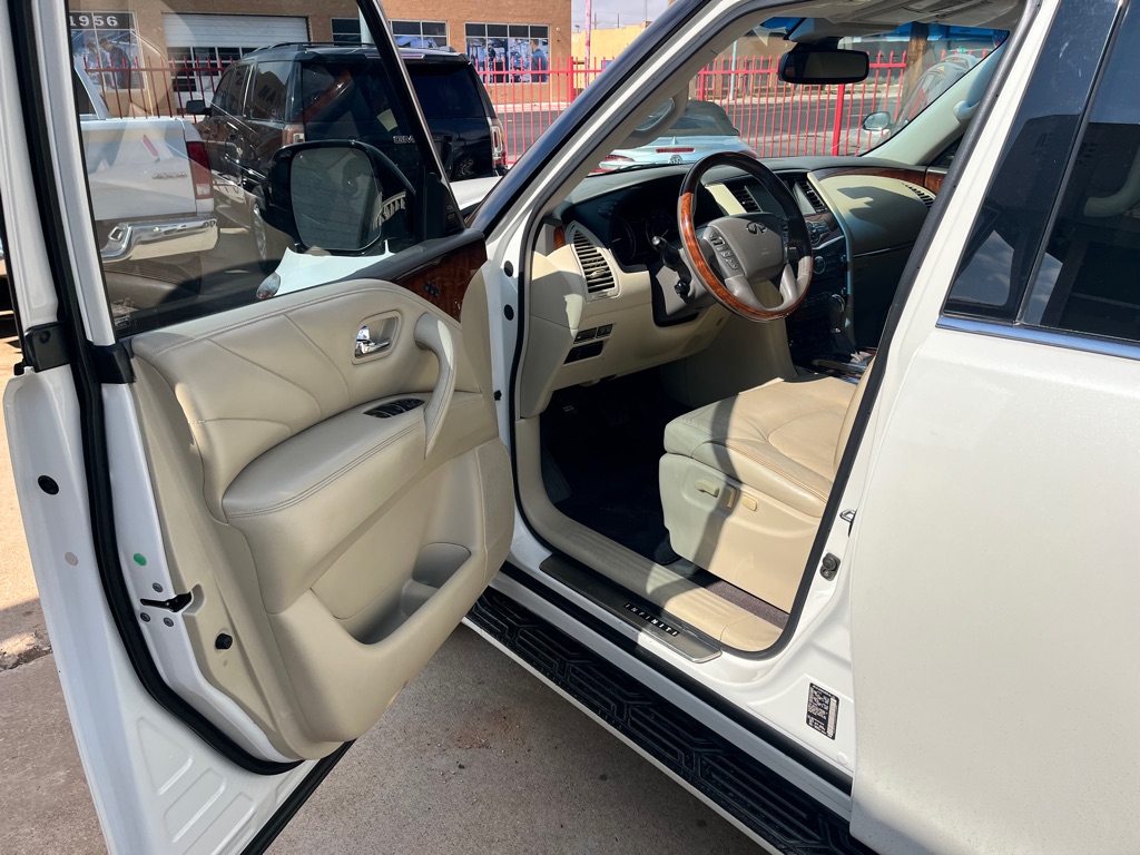 Photo 8 of this INFINITI QX80