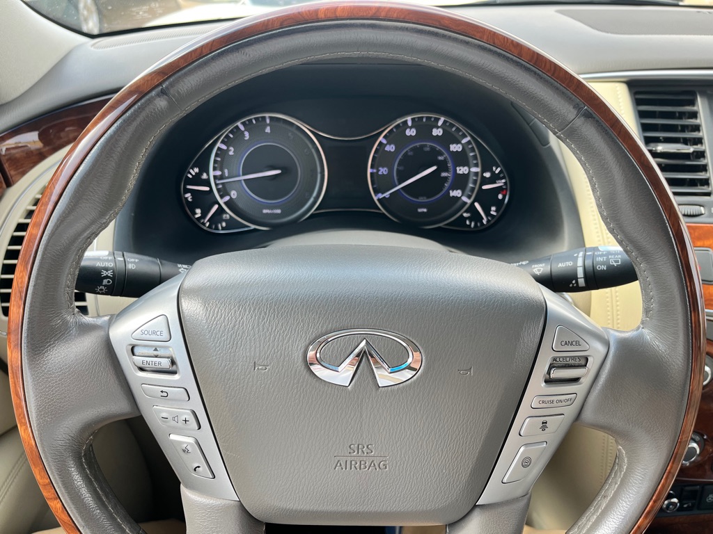 Photo 19 of this INFINITI QX80