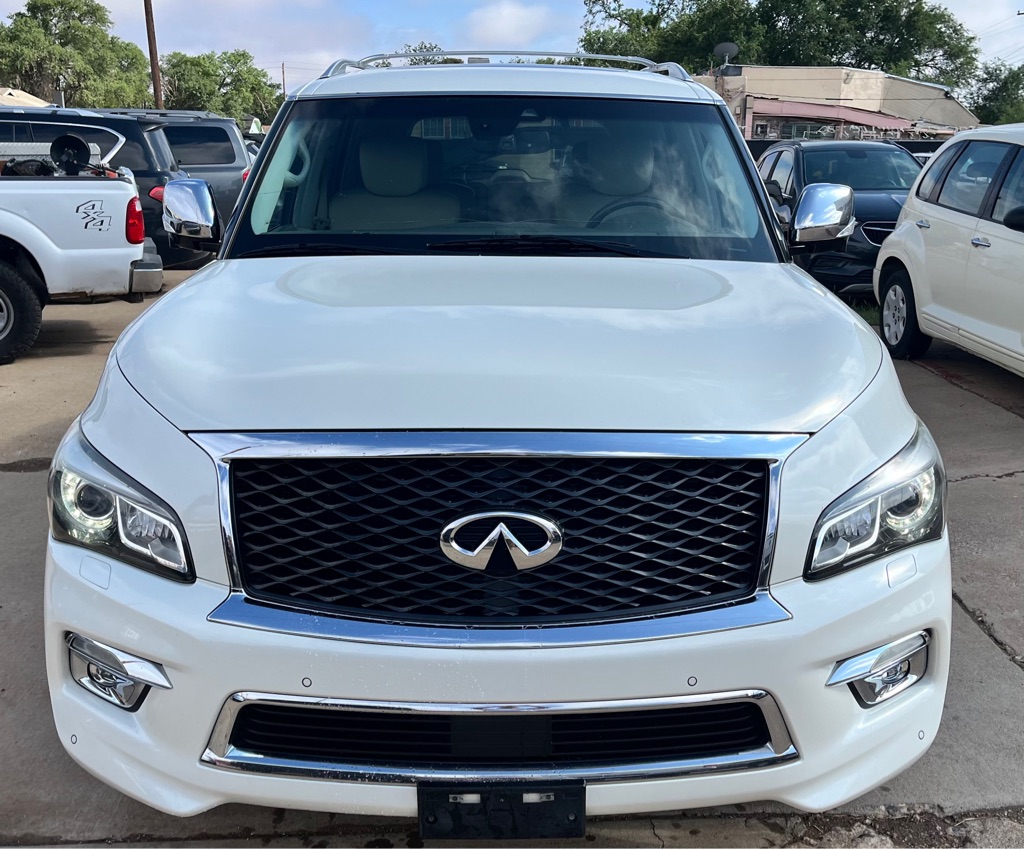 Photo 3 of this INFINITI QX80