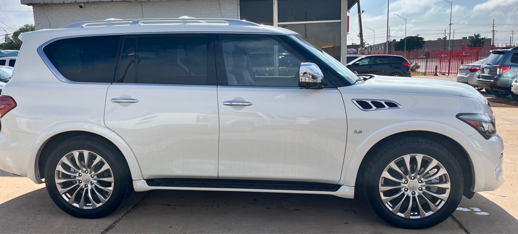 Photo 5 of this INFINITI QX80