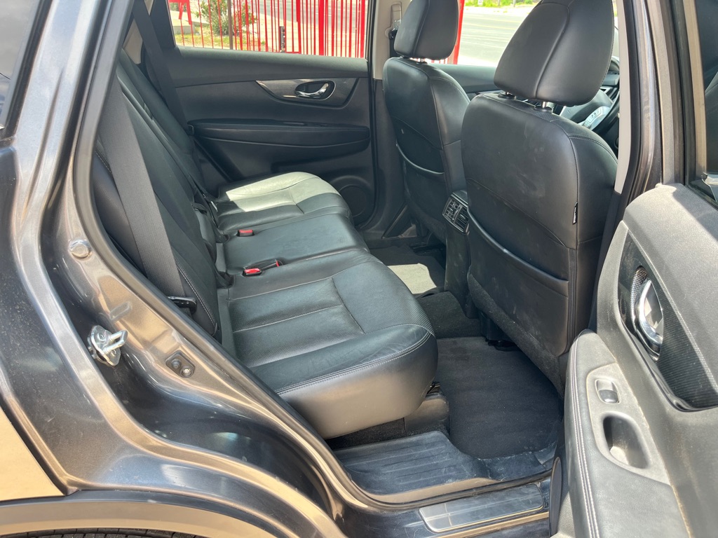 Photo 16 of this NISSAN ROGUE
