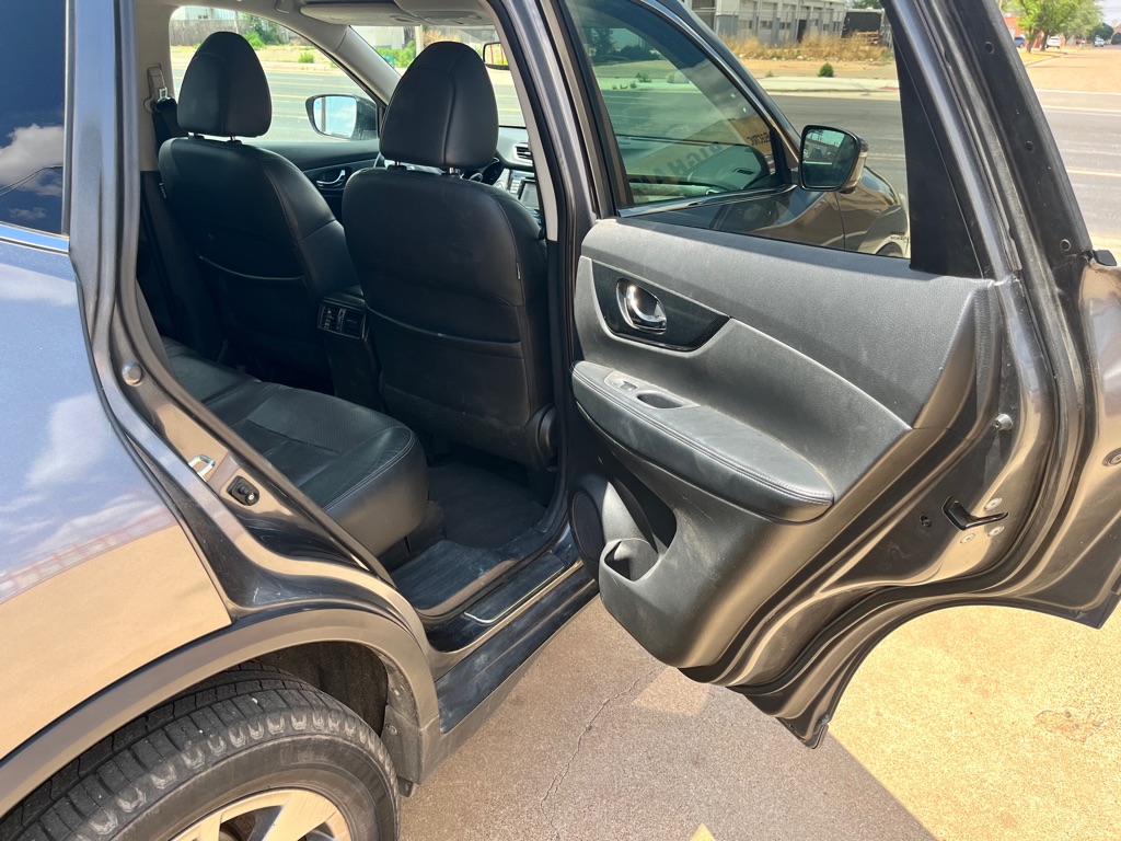 Photo 15 of this NISSAN ROGUE