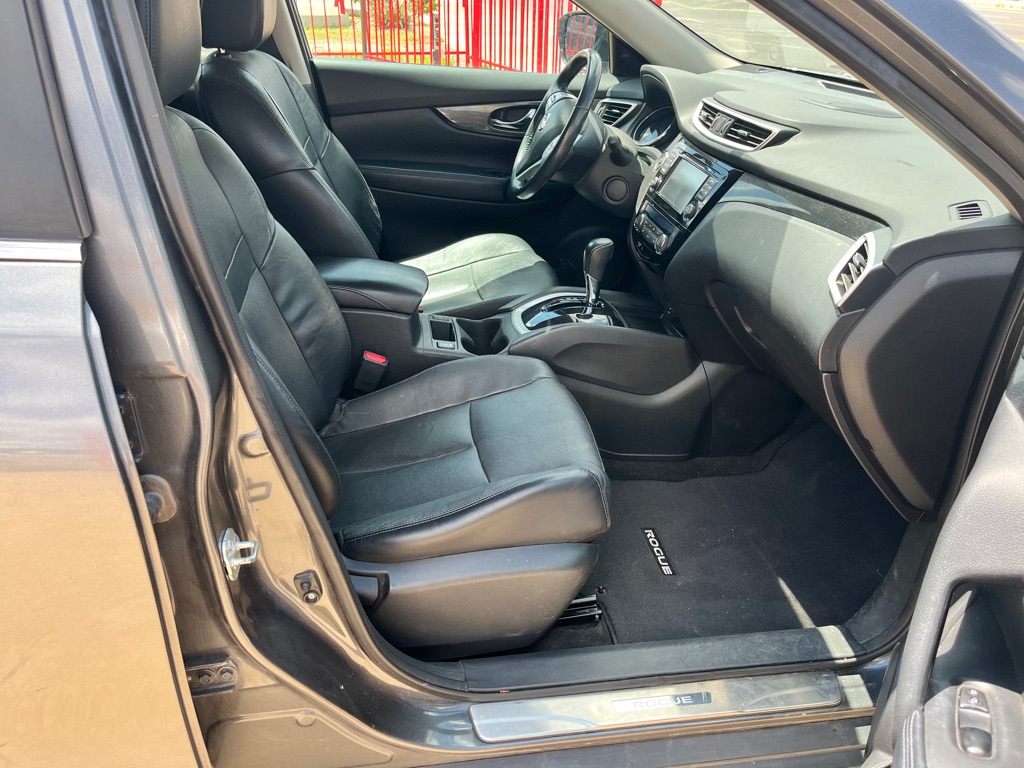 Photo 14 of this NISSAN ROGUE
