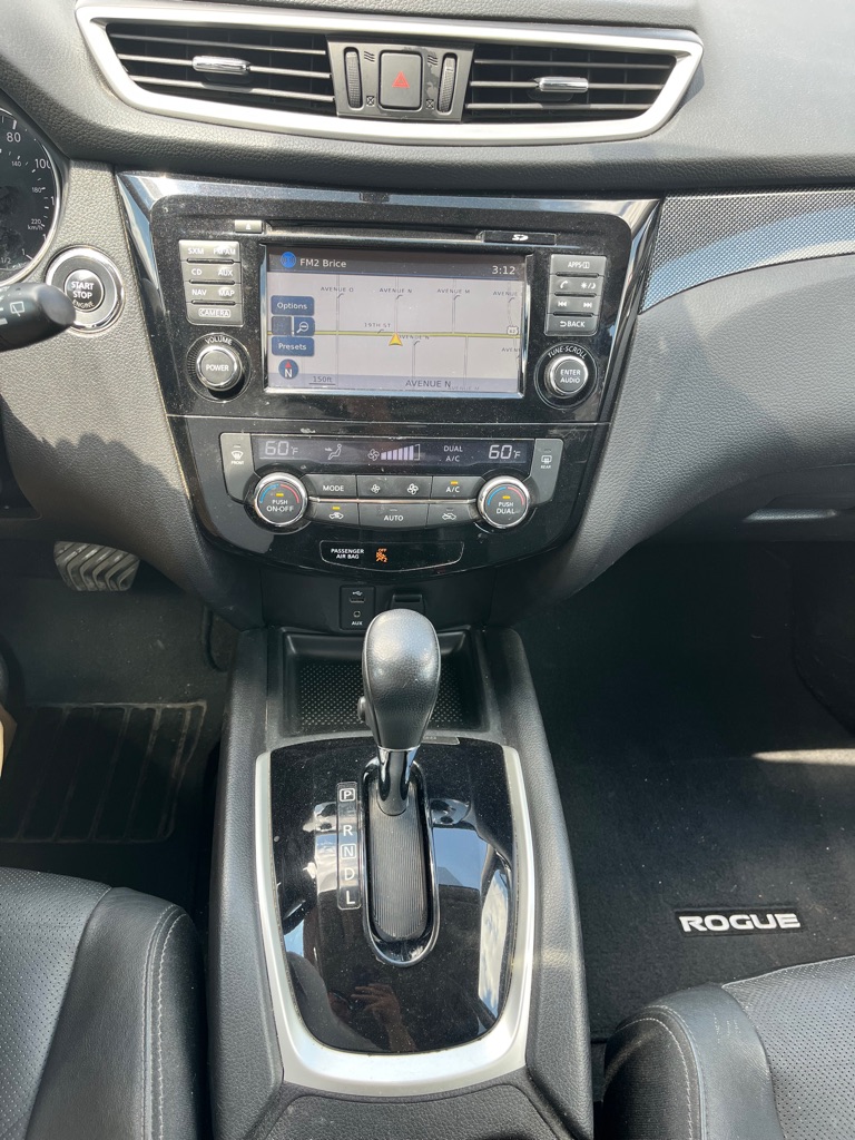 Photo 18 of this NISSAN ROGUE
