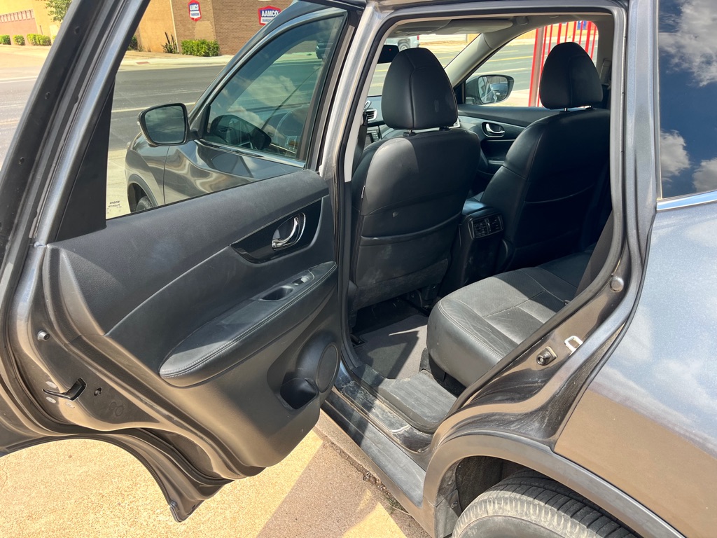 Photo 11 of this NISSAN ROGUE