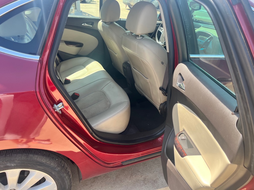 Photo 15 of this BUICK VERANO