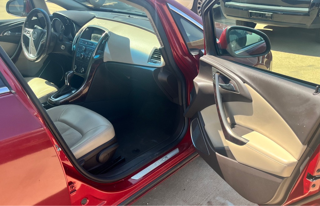 Photo 12 of this BUICK VERANO