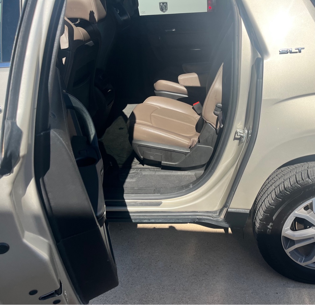 Photo 11 of this GMC ACADIA
