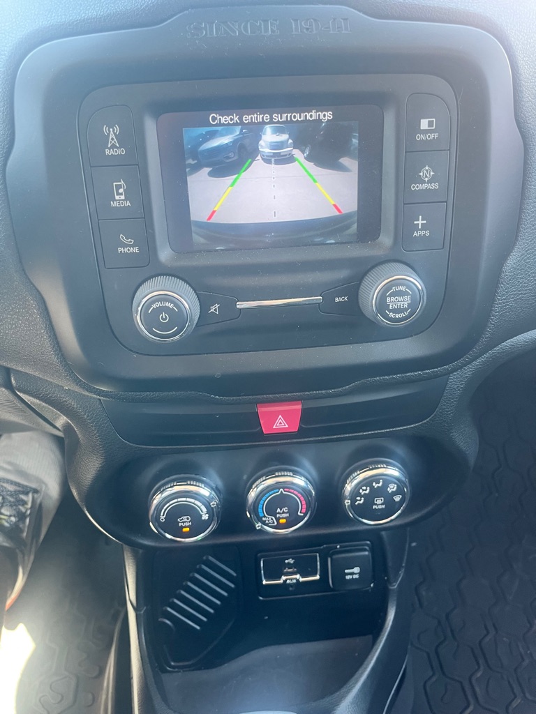 Photo 18 of this JEEP RENEGADE