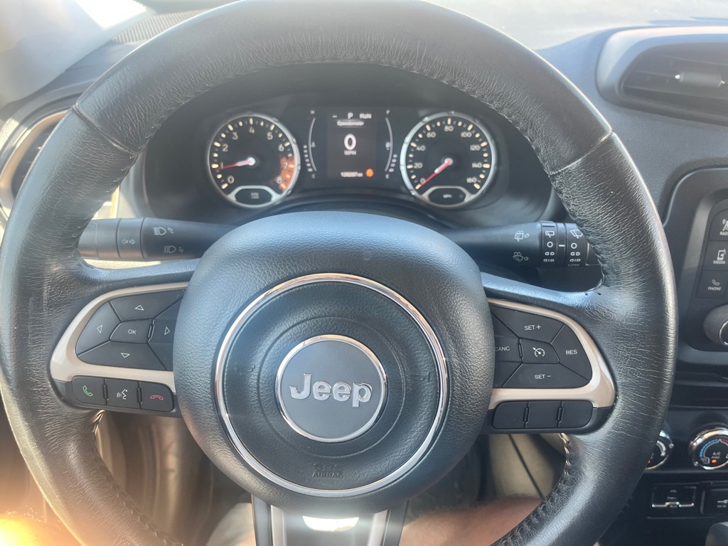 Photo 19 of this JEEP RENEGADE