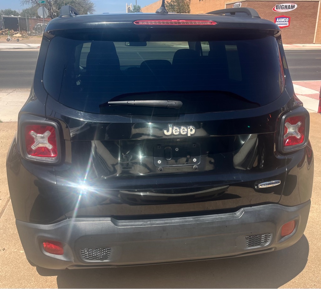Photo 7 of this JEEP RENEGADE