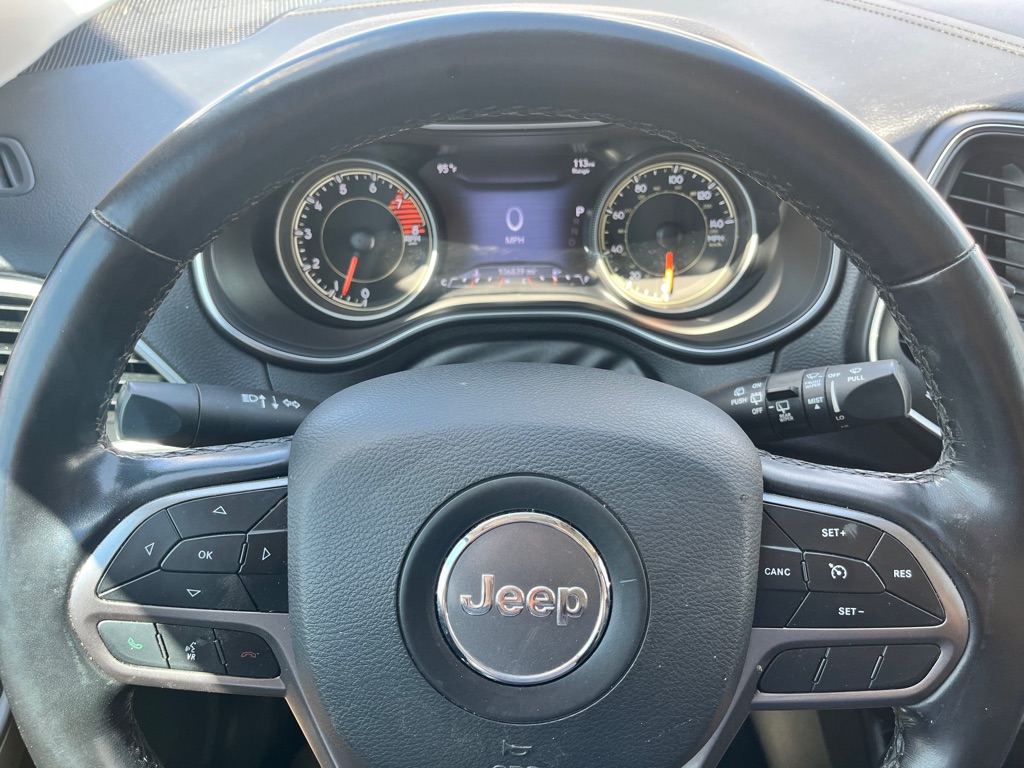 Photo 22 of this JEEP CHEROKEE