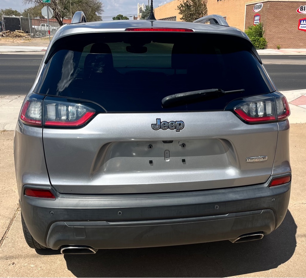Photo 8 of this JEEP CHEROKEE