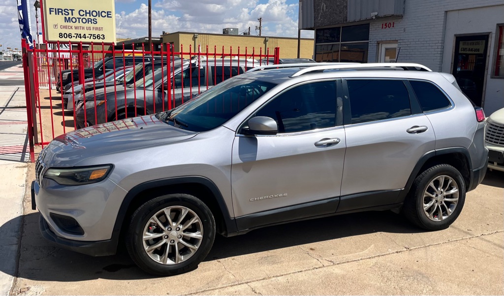 Photo 2 of this JEEP CHEROKEE