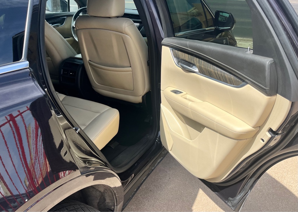 Photo 15 of this CADILLAC XT5