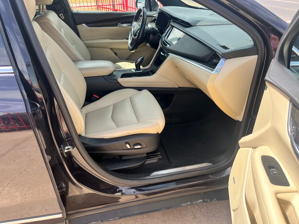 Photo 14 of this CADILLAC XT5