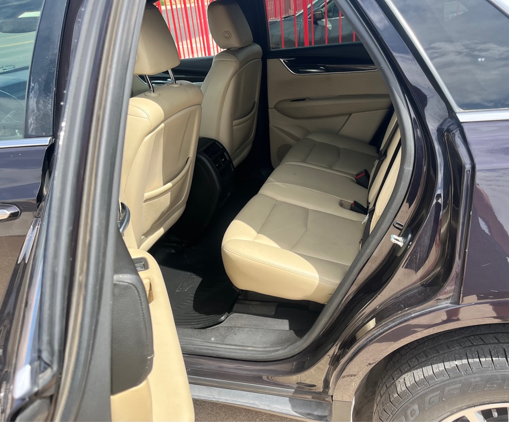 Photo 12 of this CADILLAC XT5
