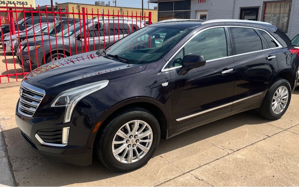 Photo 2 of this CADILLAC XT5
