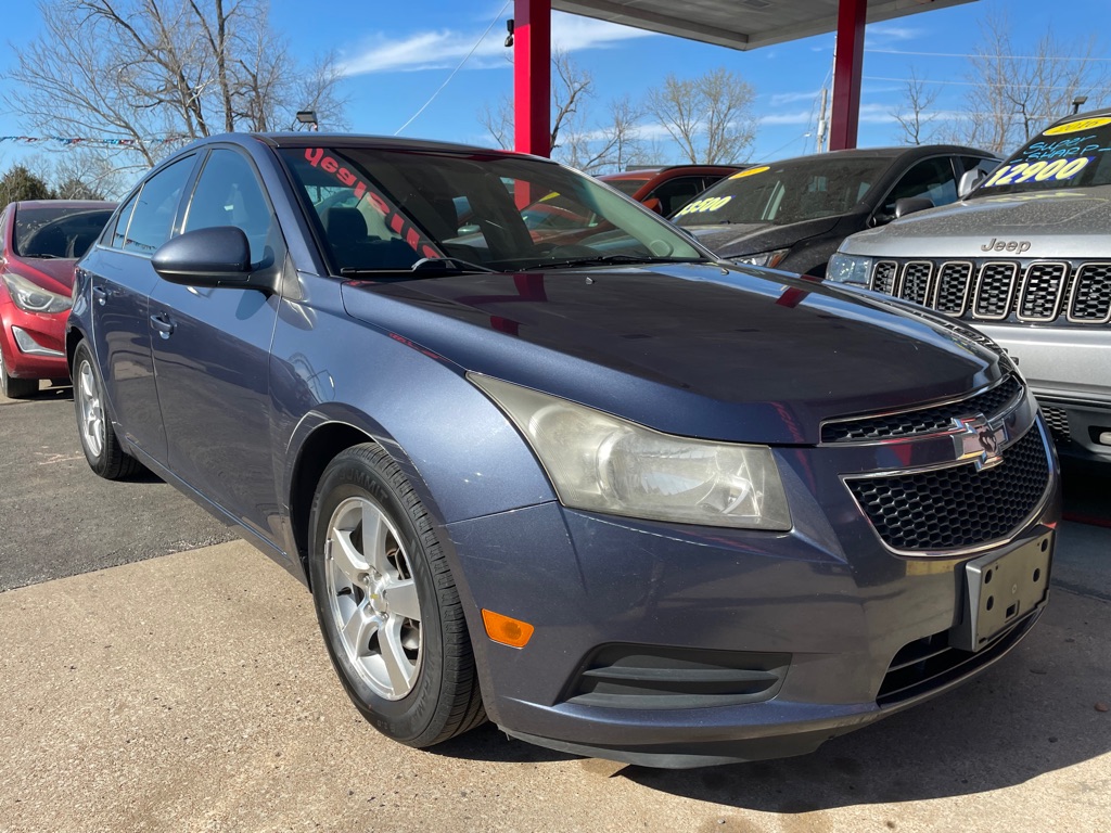 Photo 4 of this CHEVROLET CRUZE