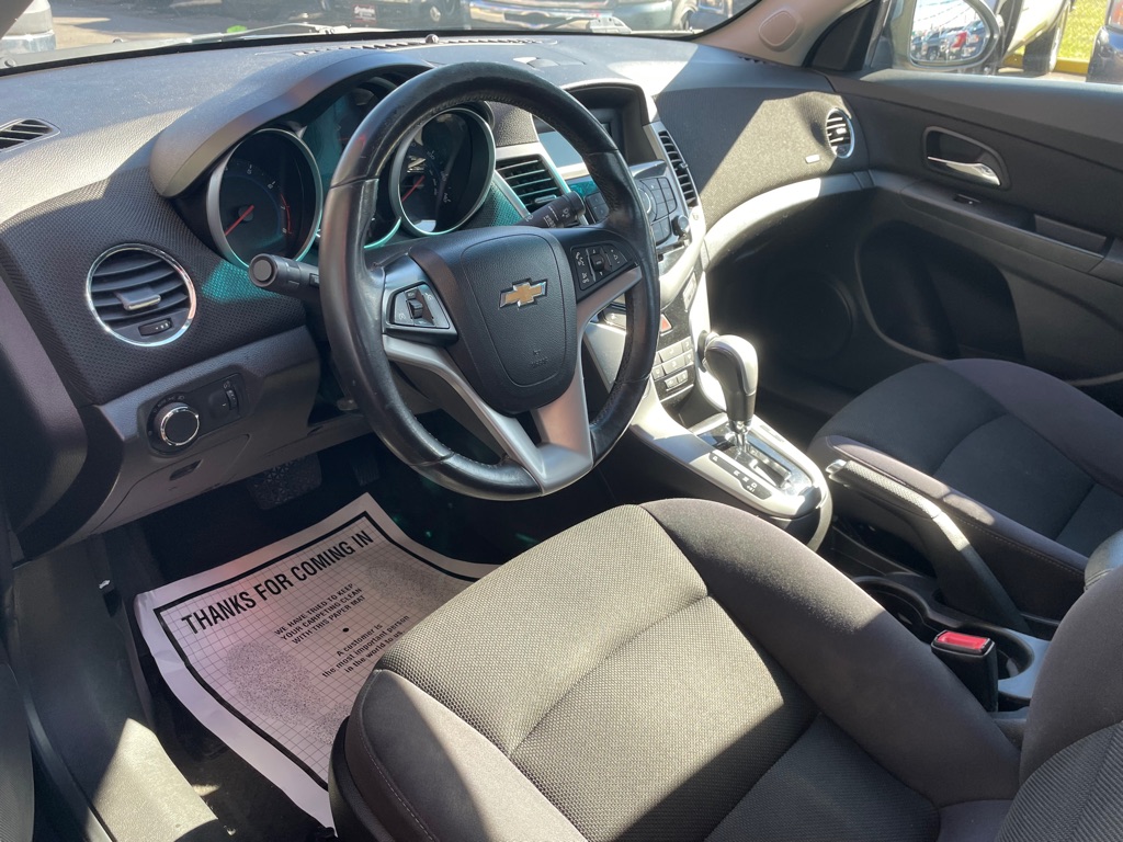 Photo 8 of this CHEVROLET CRUZE