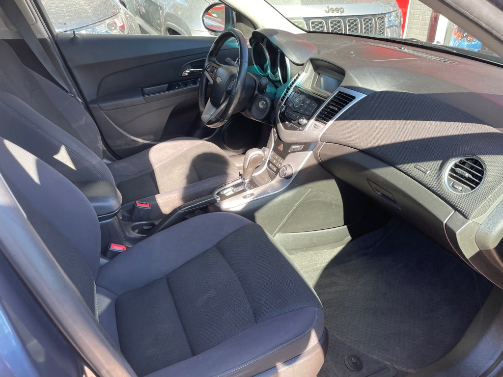 Photo 10 of this CHEVROLET CRUZE