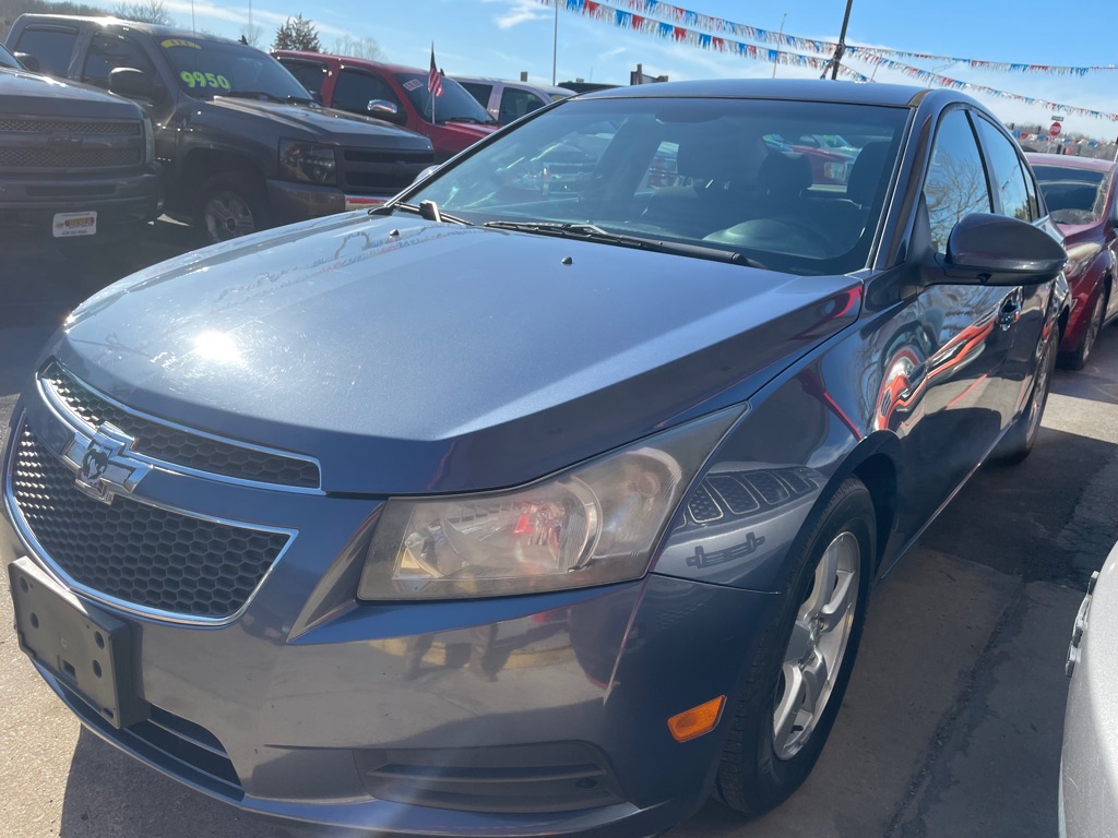 Photo 2 of this CHEVROLET CRUZE