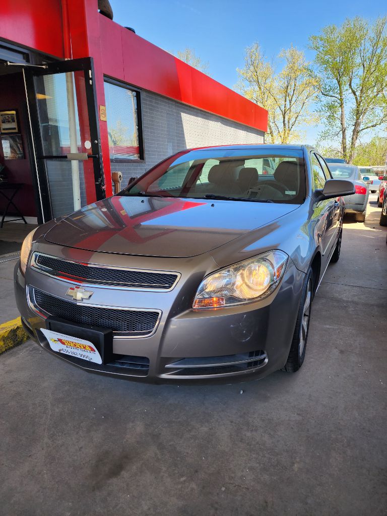 Photo 7 of this CHEVROLET MALIBU