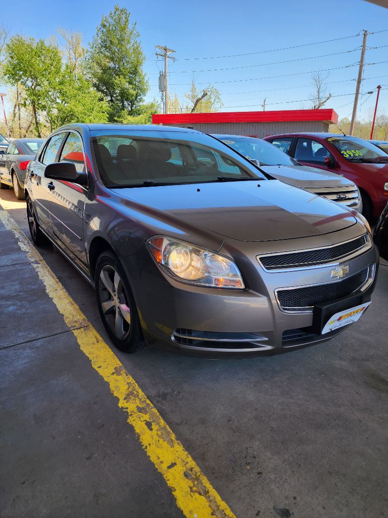 Photo 5 of this CHEVROLET MALIBU