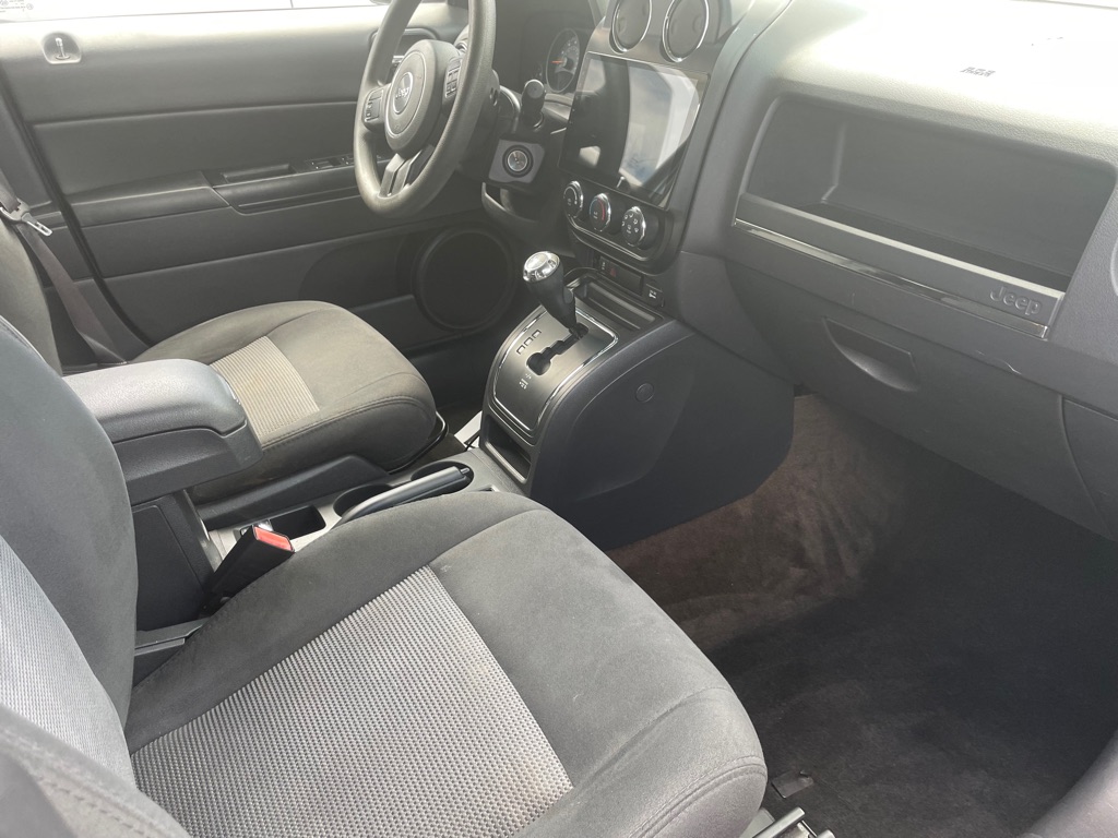 Photo 10 of this JEEP PATRIOT