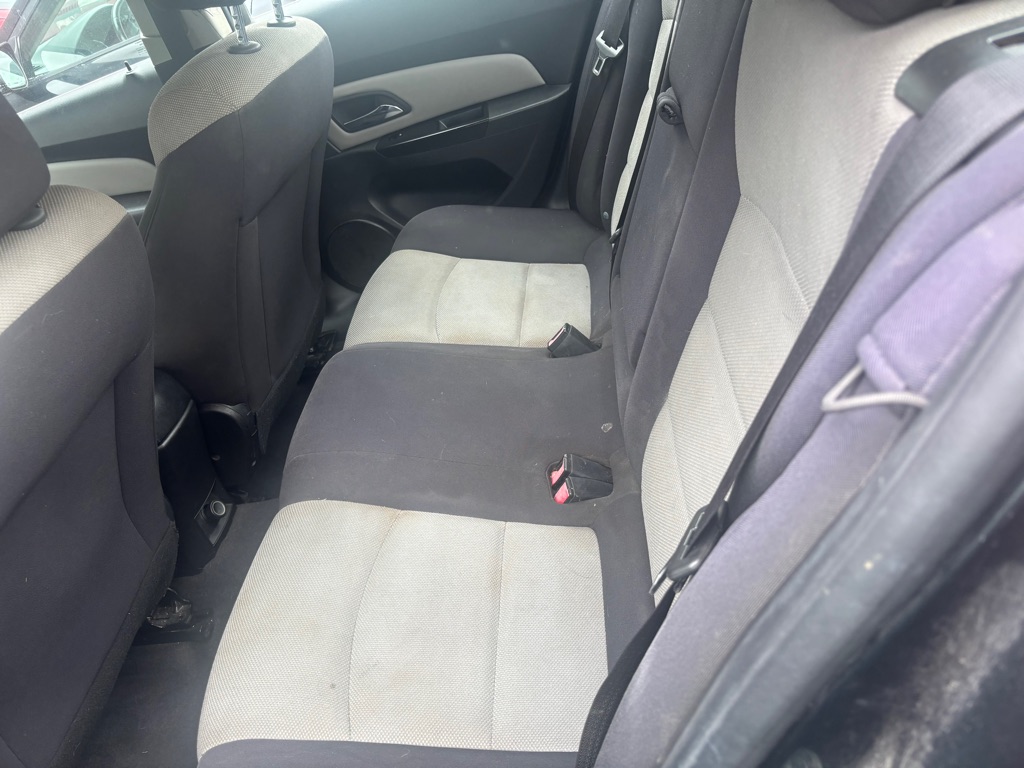 Photo 5 of this CHEVROLET CRUZE