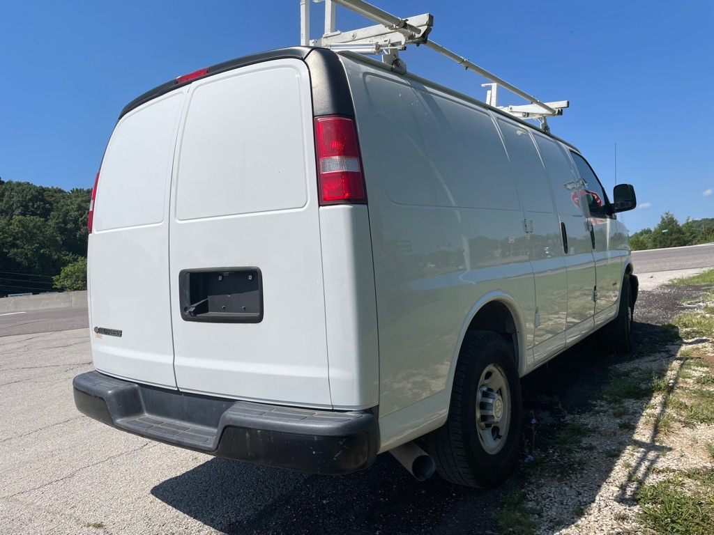 Photo 6 of this CHEVROLET EXPRESS G2500