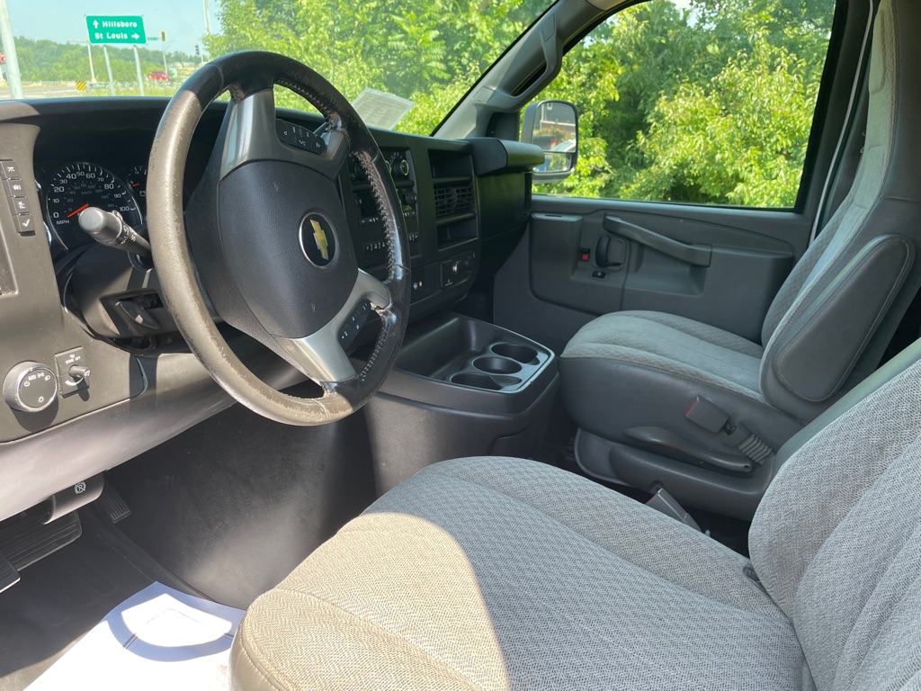 Photo 12 of this CHEVROLET EXPRESS G2500