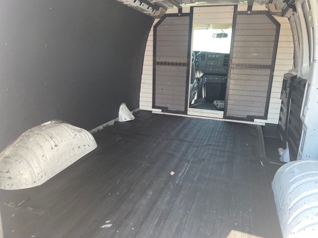 Photo 9 of this CHEVROLET EXPRESS G2500