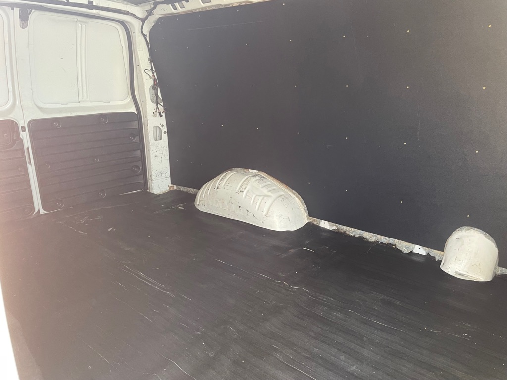 Photo 11 of this CHEVROLET EXPRESS G2500