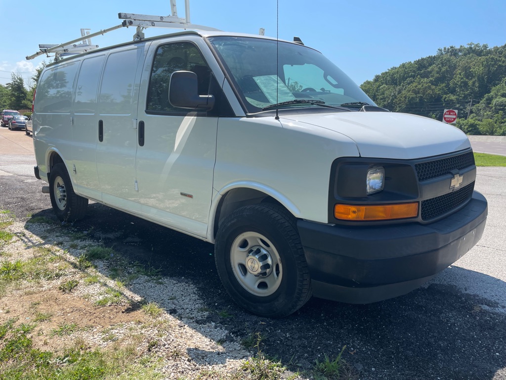 Photo 4 of this CHEVROLET EXPRESS G2500