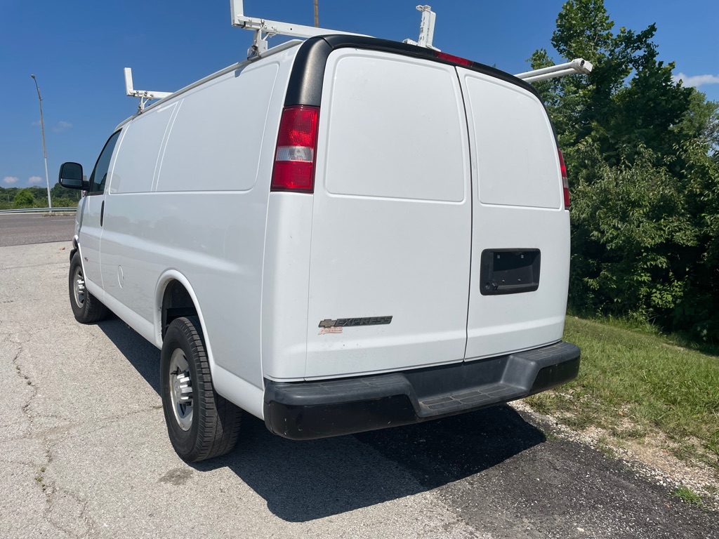 Photo 8 of this CHEVROLET EXPRESS G2500