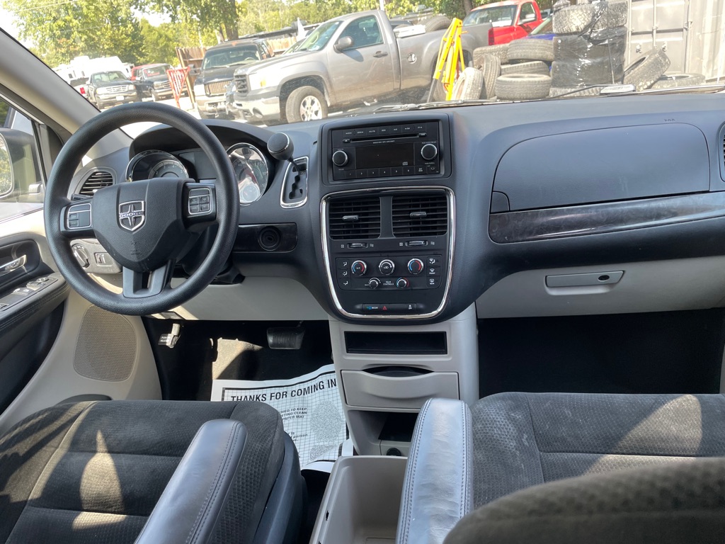 Photo 9 of this DODGE GRAND CARAVAN