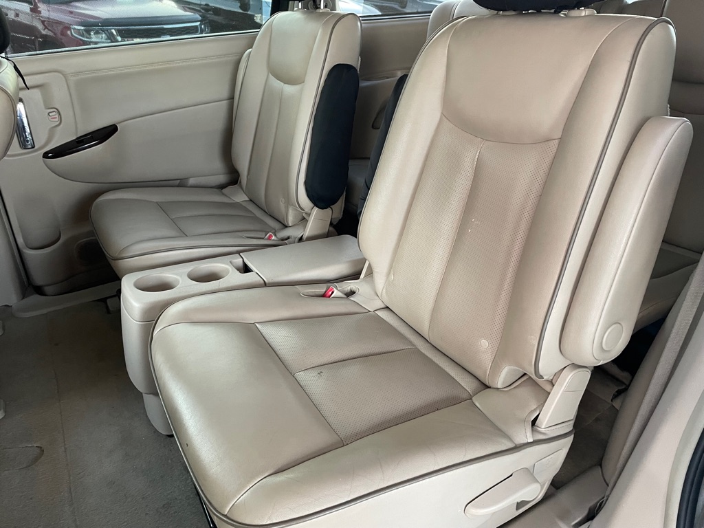 Photo 11 of this NISSAN QUEST