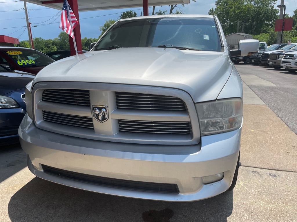 Photo 3 of this DODGE RAM 1500