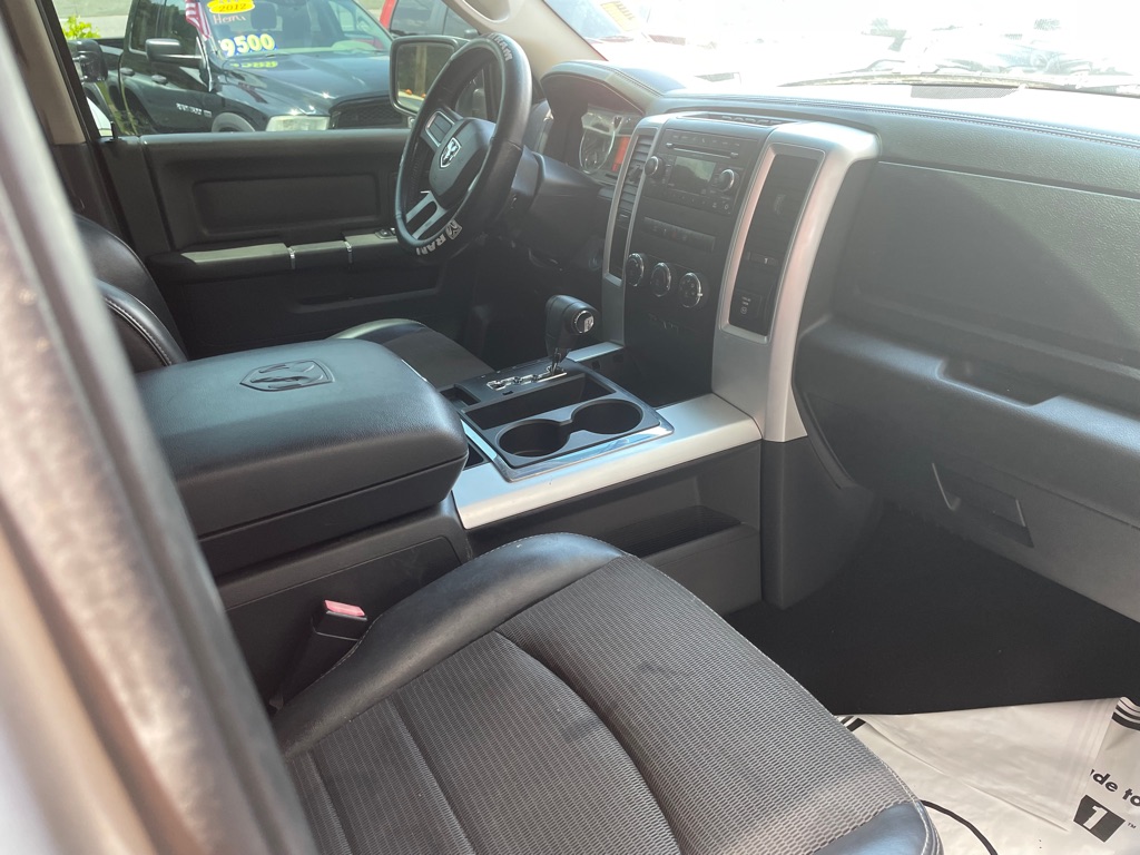 Photo 9 of this DODGE RAM 1500