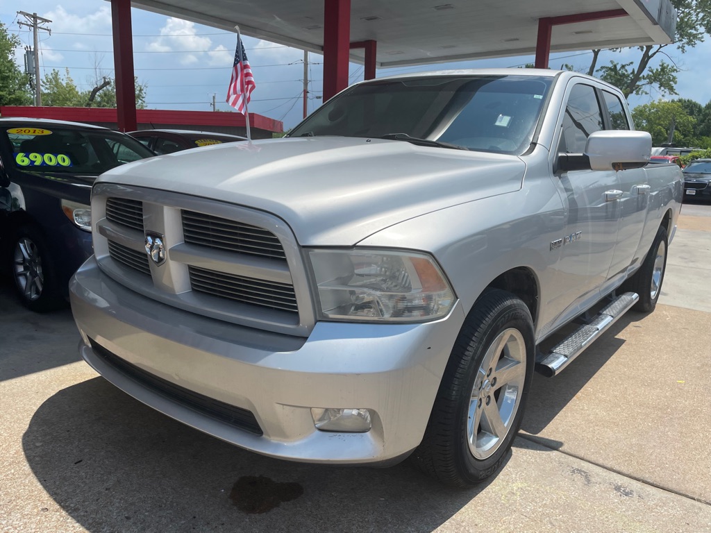 Photo 4 of this DODGE RAM 1500