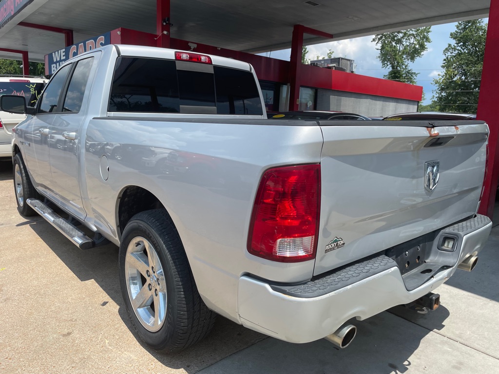 Photo 6 of this DODGE RAM 1500