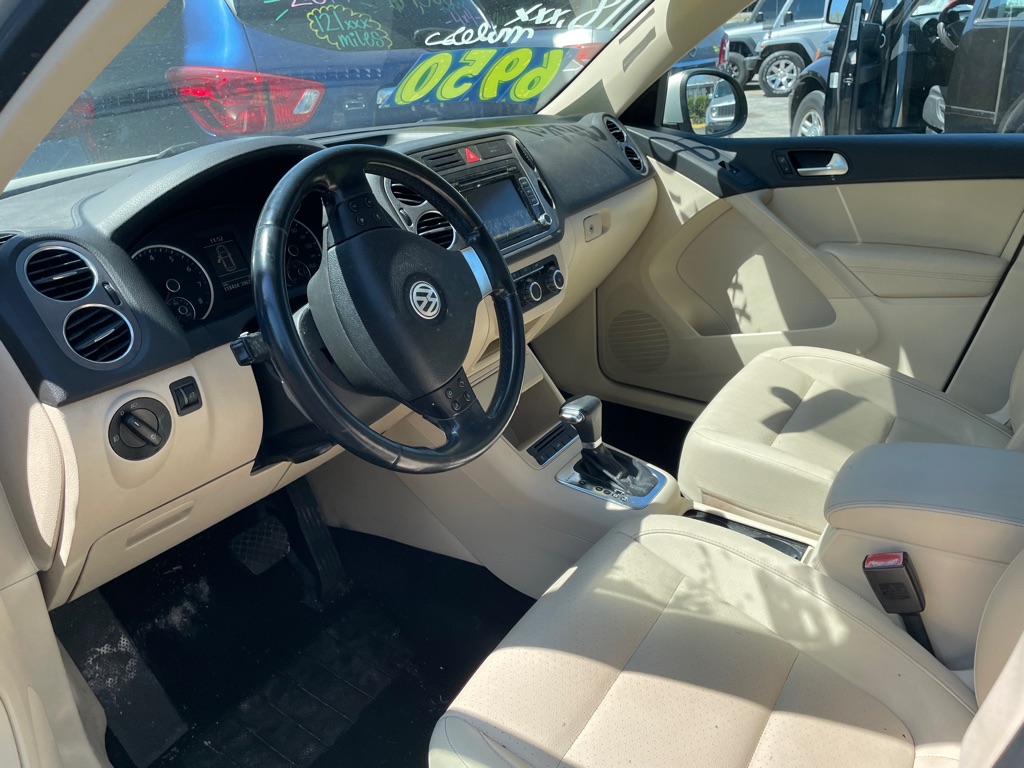 Photo 6 of this VOLKSWAGEN TIGUAN